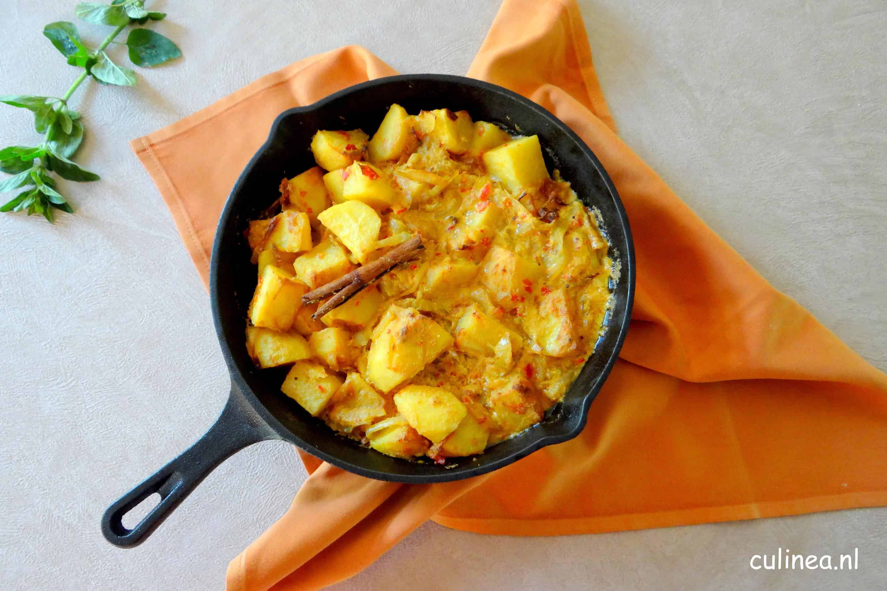 Kashmiri chili aardappel curry