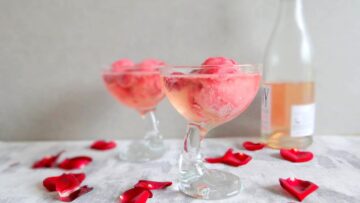 bosvruchten sorbet in rosé bubbels