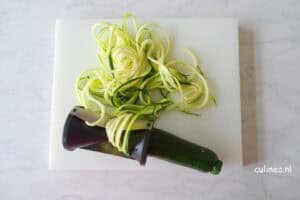 Dorade met courgetti en Romesco saus