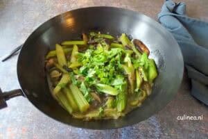 Vegetarisch stoofpotje met bleekselderij