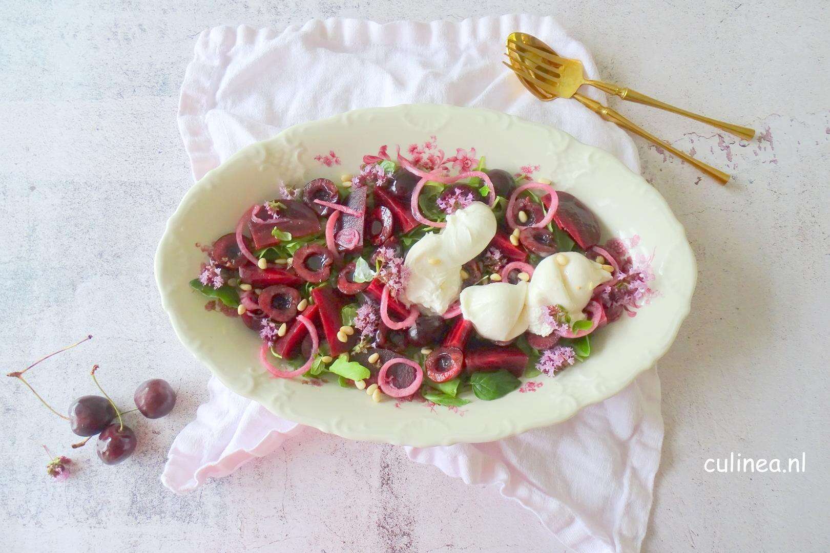 Bietjes salade met kersen en burrata