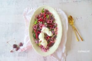 Bietjes salade met kersen en burrata