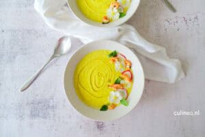 Gele gazpacho met rivierkreeftjes