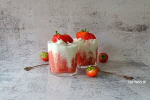 Tapiocapudding met aardbeien