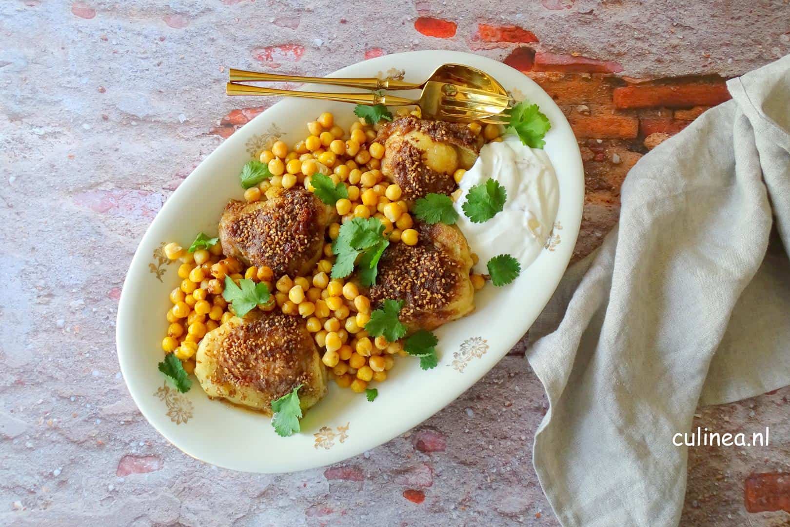 Kippendijen met za’atar en kikkererwten