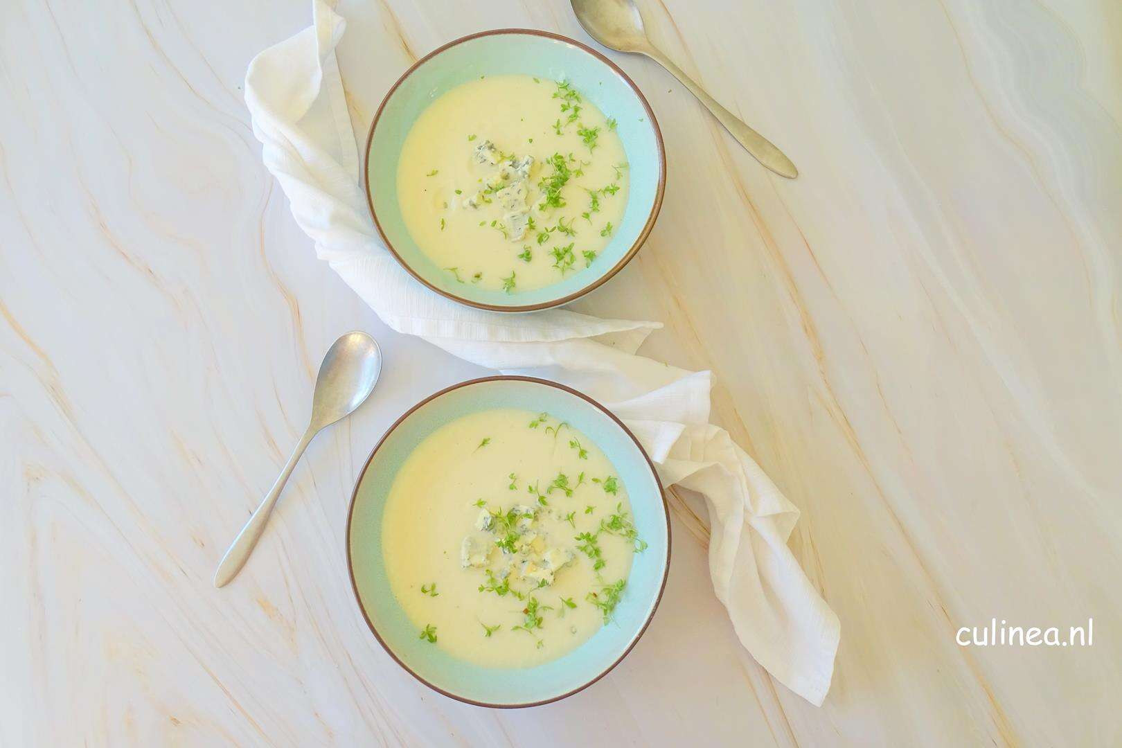 Koolrabisoep met blauwe kaas