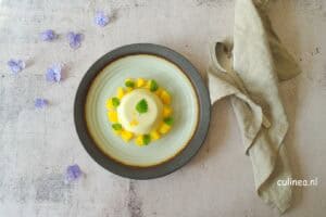 Saffraan en kardamom panna cotta