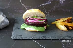 Vega hamburger van rode biet