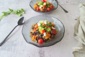 Zwarte bonen en zoete aardappel chili