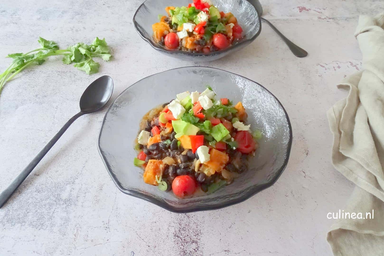 Zwarte bonen en zoete aardappel chili