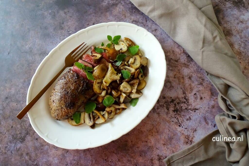 Diamanthaas met paddenstoelen