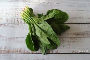 Kikkererwten met wilde spinazie en tomaatjes