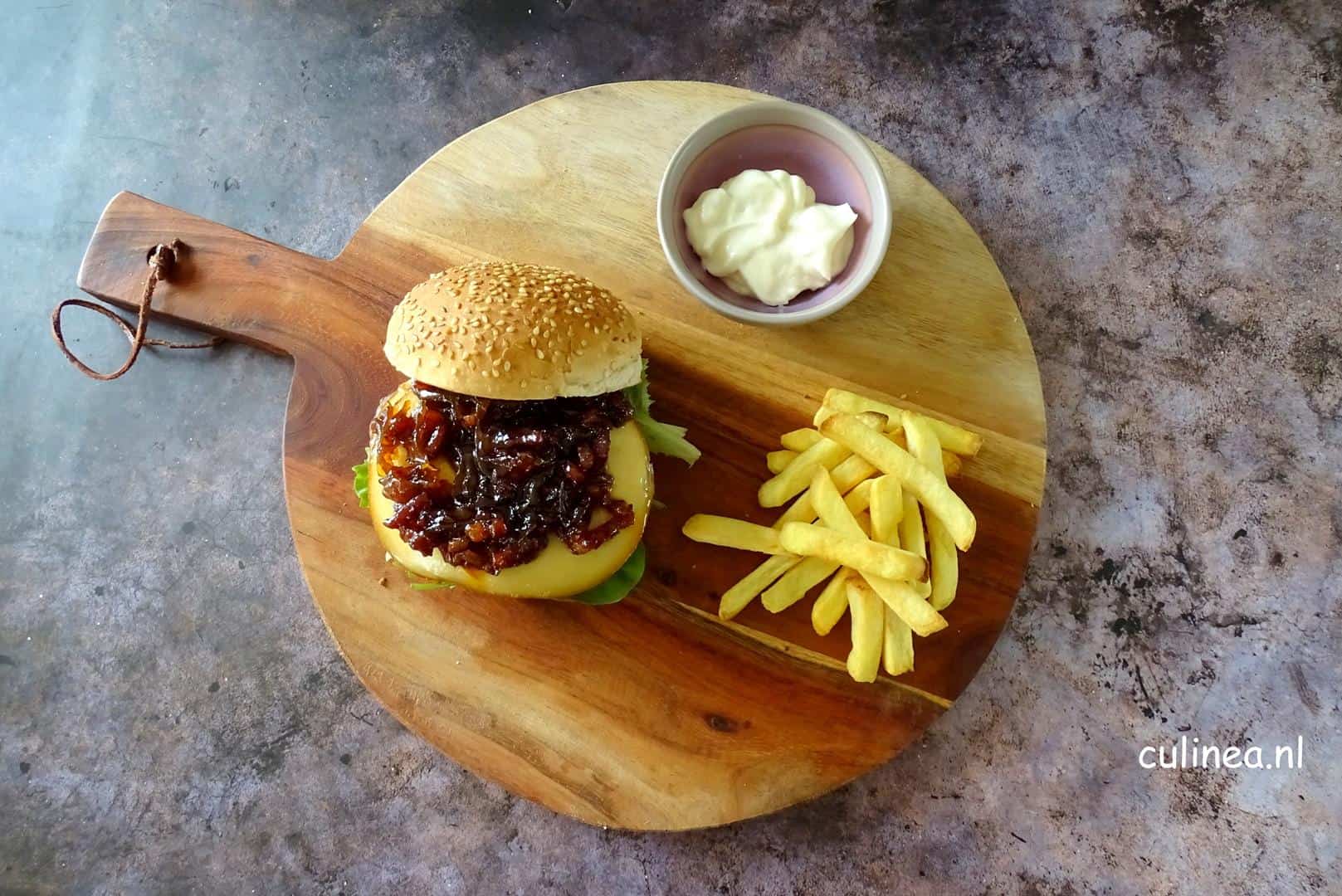 Hamburger met bacon jam