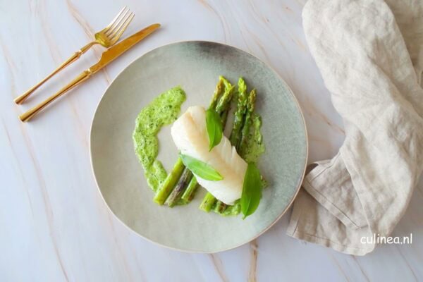 Kabeljauw met asperges en daslookmayonaise