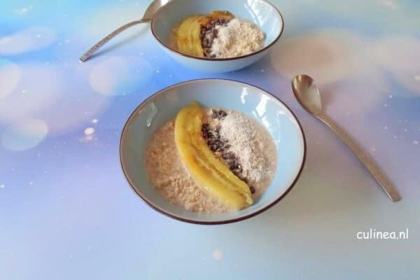 Overnight oats met bananas foster