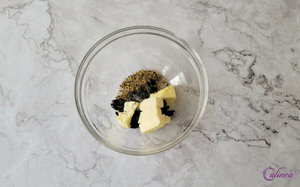 Geroosterde kip met zwarte knoflook