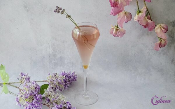 Lavendel French 75 cocktail