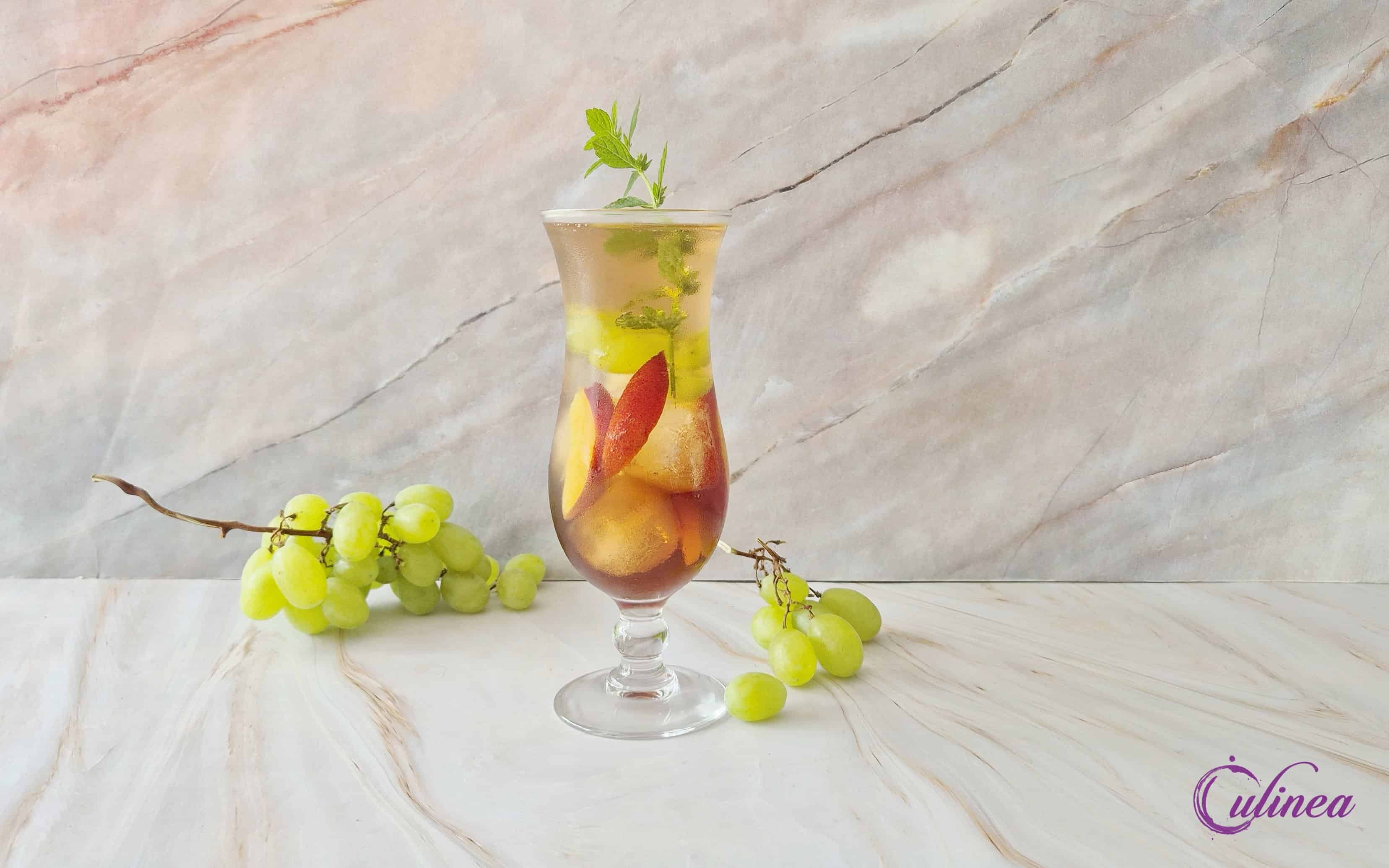 Perzik ijsthee met druivensap