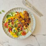 Cajun zalmspiesjes met mangosalade