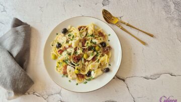 Pasta met kabeljauw en olijven