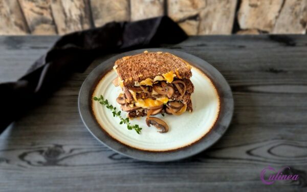 Tosti met gebakken champignons