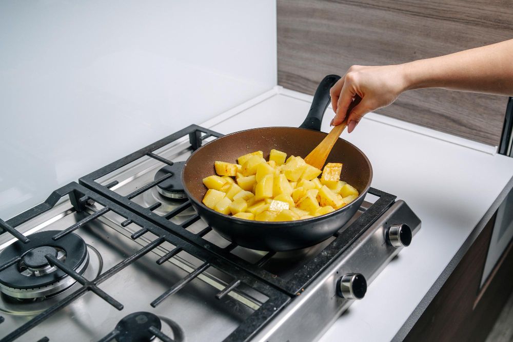 aardappelen in een panop de voornuis