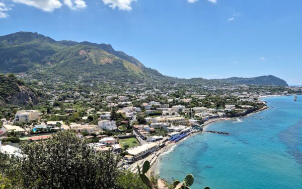 Van Napels tot Ischia: een onvergetelijke reis langs de Amalfikust