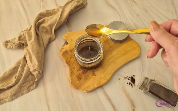 Vegan karamel maken met maple syrup en olijfolie