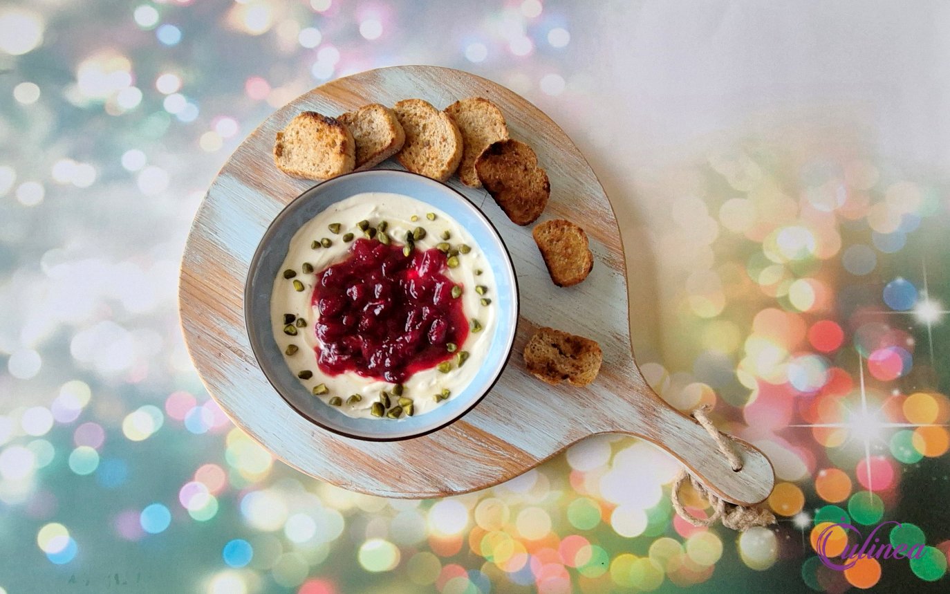 Opgeklopte feta met cranberrycompote