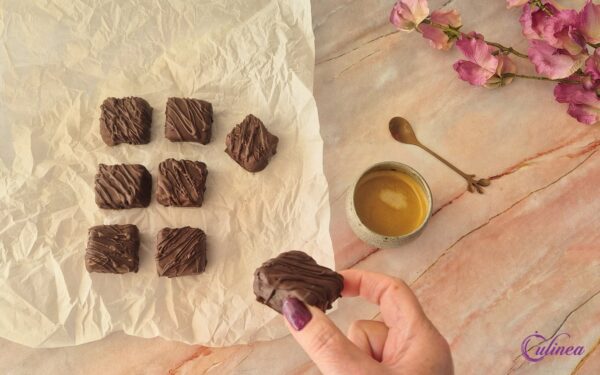 Noten en Dadel Chocoladeblokjes