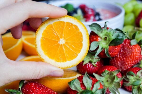 Gezond genieten met een fruitmand als cadeau
