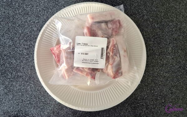 Lams T-bones met Knoflook-Rozemarijnsaus
